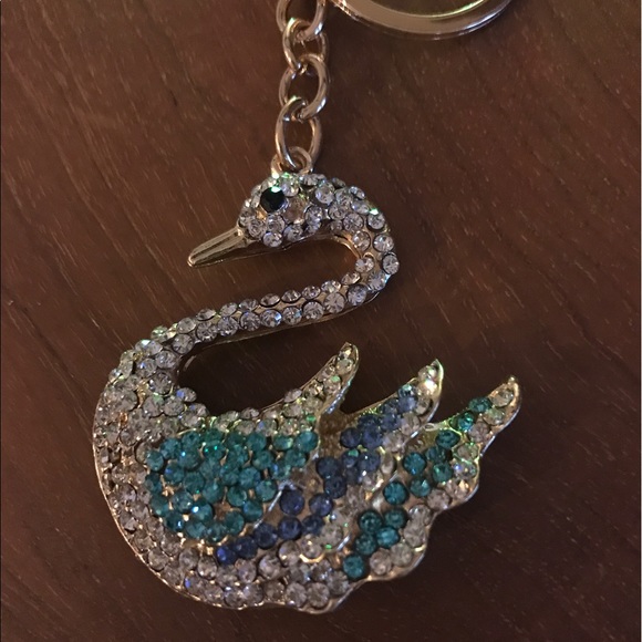 Elegant Swan Key Chain - Picture 1 of 2