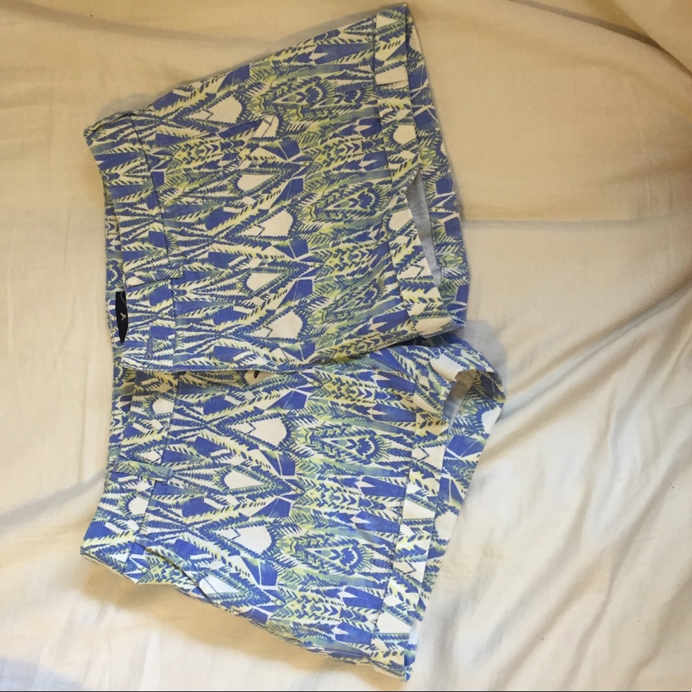 American Eagle Patterned Midi Shorts - image 1
