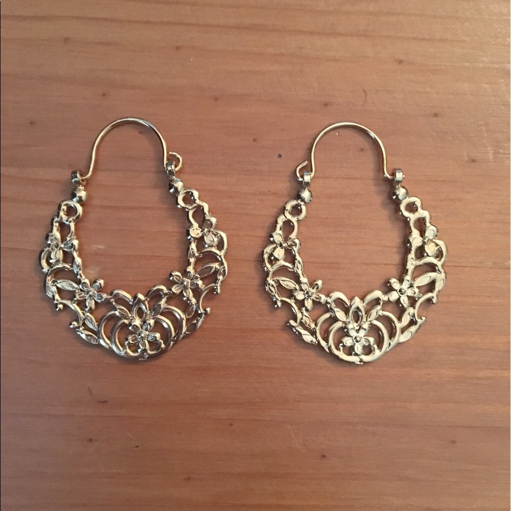 Egyptian arabesque gold earrings