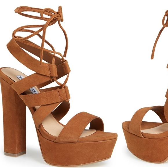 **SOLD** NWOT Steve Madden Lace Up Platforms - Picture 4 of 6