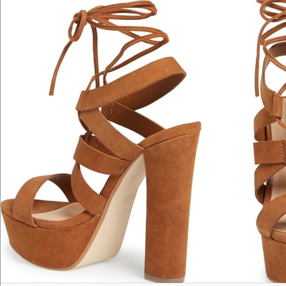 **SOLD** NWOT Steve Madden Lace Up Platforms - Picture 5 of 6