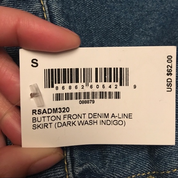 AA Button up skirt - Picture 2 of 6