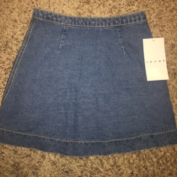 AA Button up skirt - Picture 6 of 6