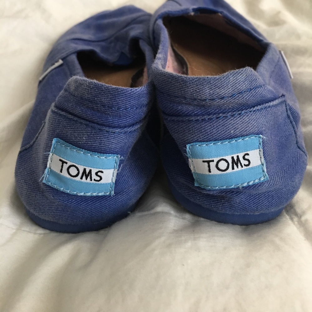 Toms - Picture 2 of 3