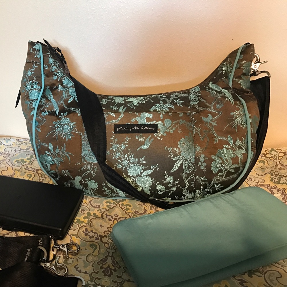 Petunia Pickle Bottom diaper bag **<drop* today
