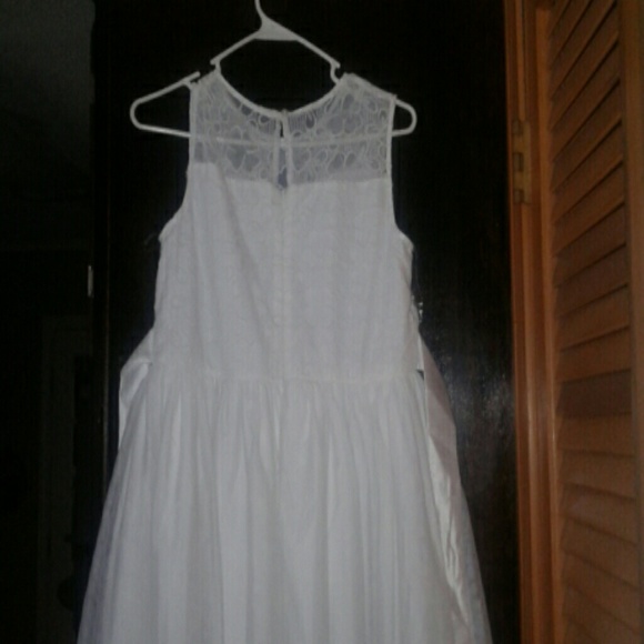 Dress - Picture 6 of 7
