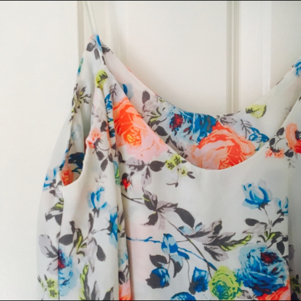 Floral Spaghetti Strap Tank Top - Picture 3 of 4