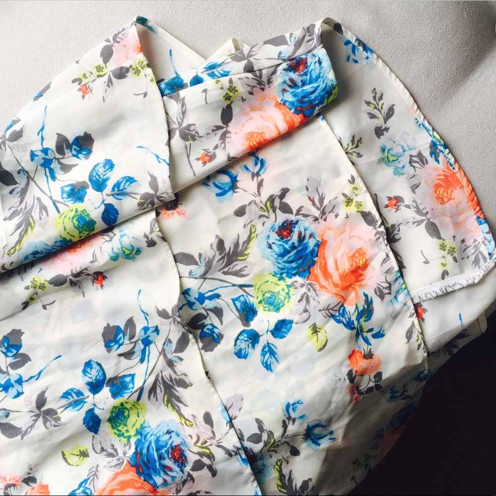 Floral Spaghetti Strap Tank Top - Picture 4 of 4