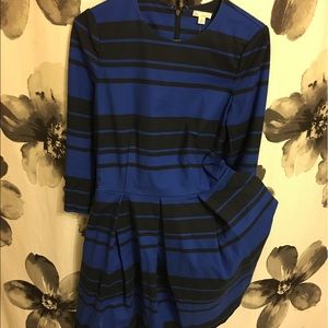 Woman pocket strip dress