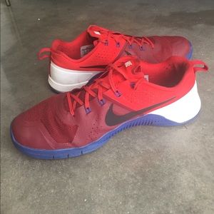 Nike men's flywire