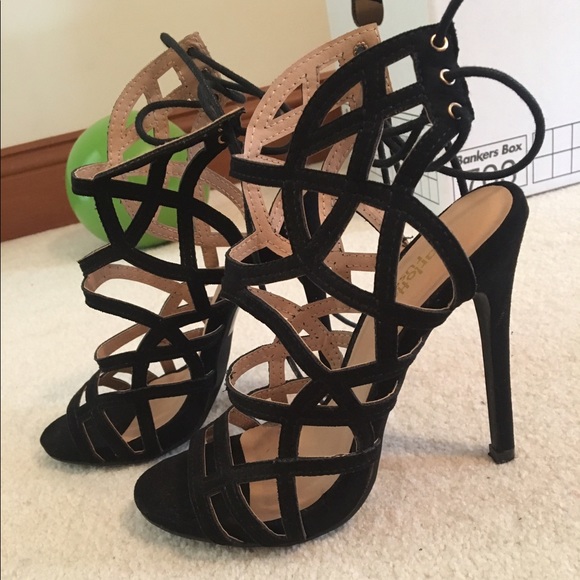 High Heels - Picture 3 of 3