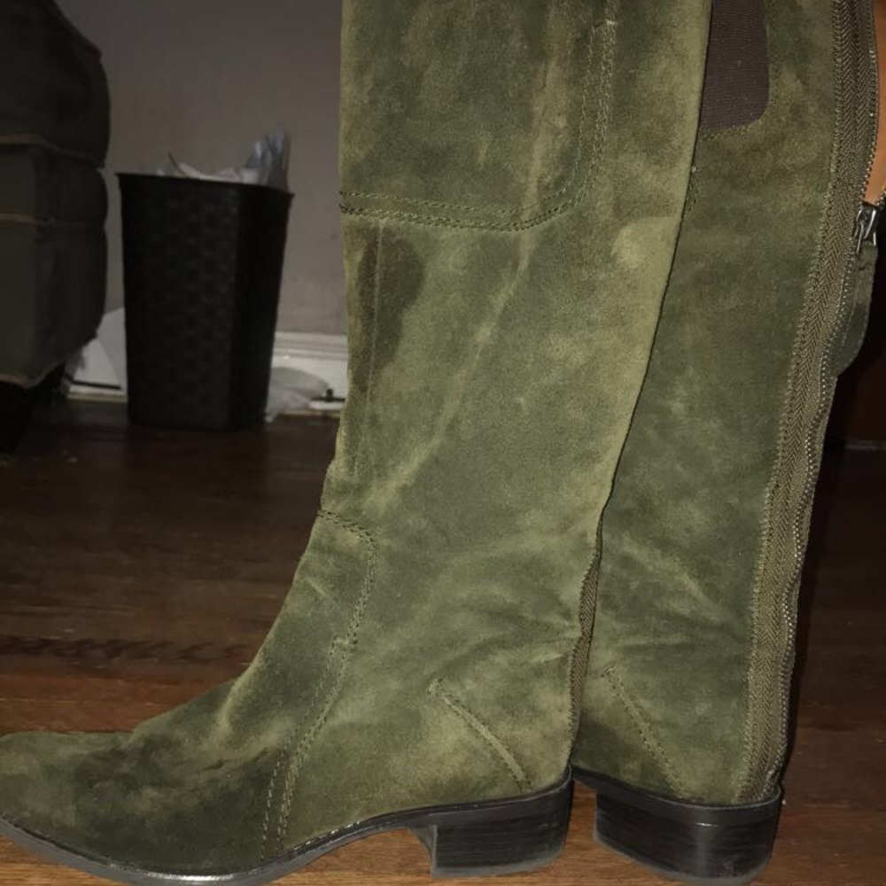 Suede boots