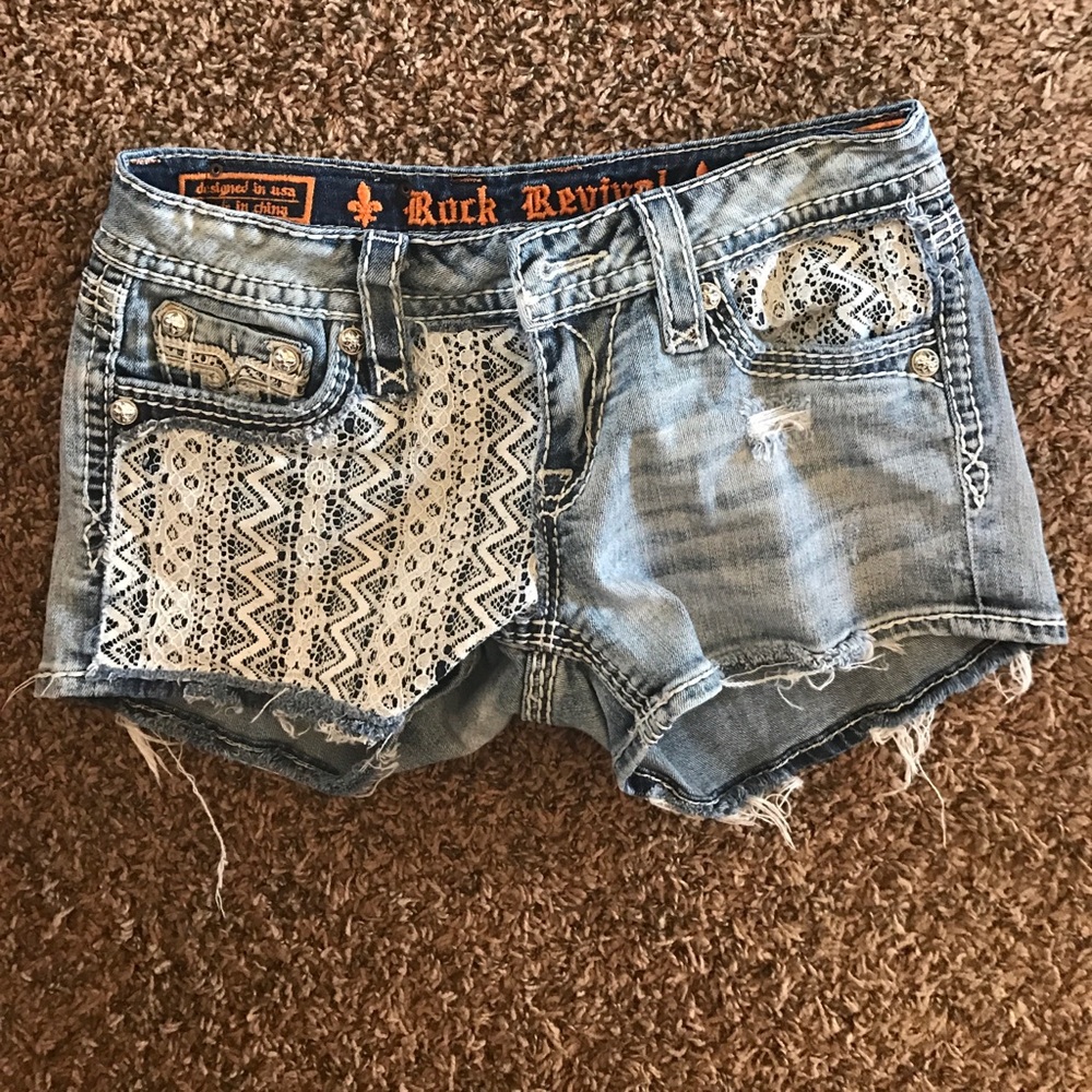 Rock Revival Shorts size 28!