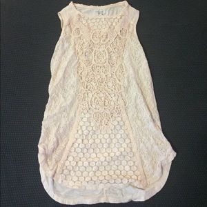 Sleeveless distressed peach lace front top, Med