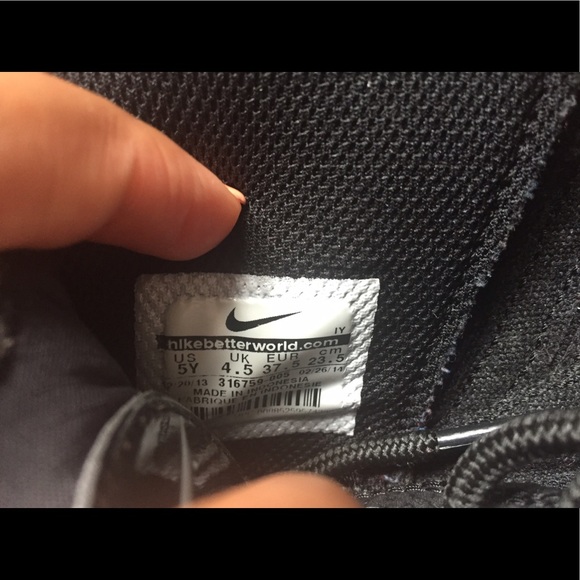 🚫SOLD ON MERCARI🚫 Nike Air Bakin' (GS) 5Y Black/ - Picture 2 of 4