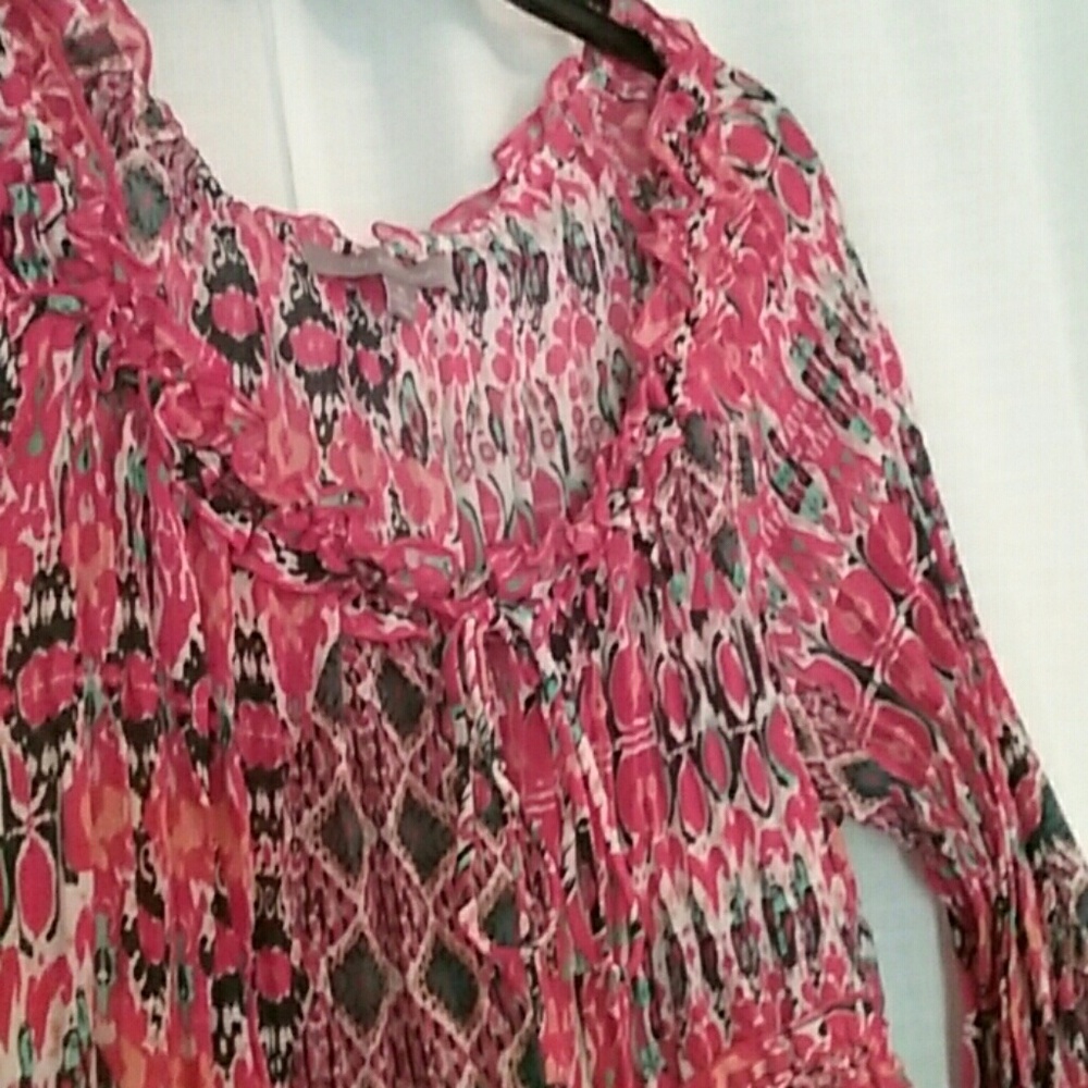 Quarter Sleeve must HAVE blouse!