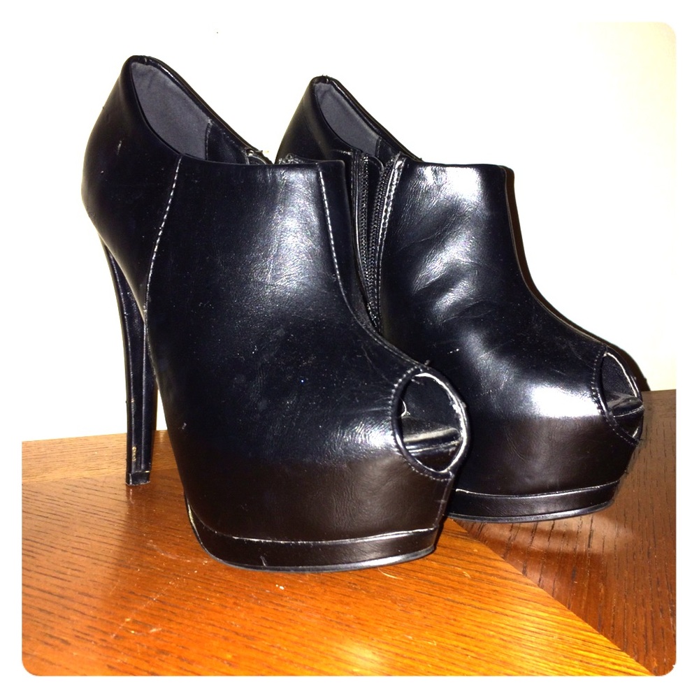 Black peep toe pump booties