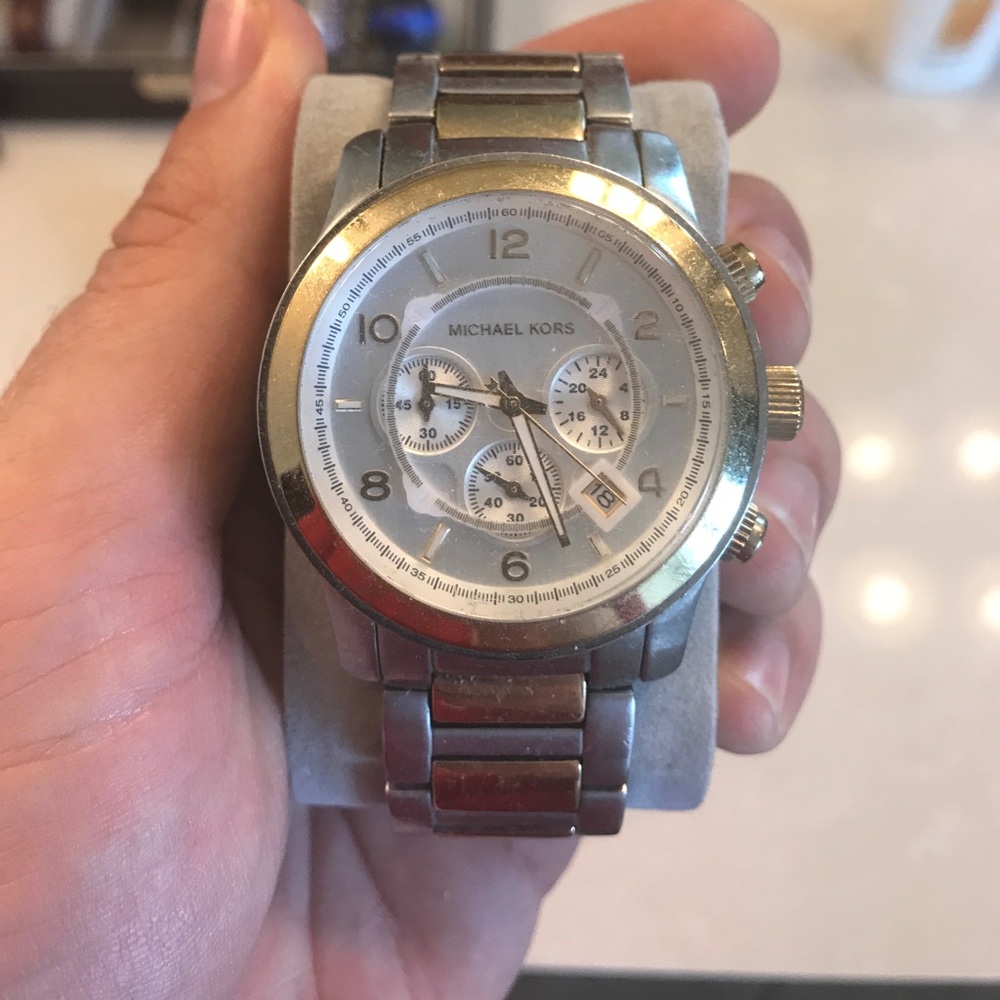 Michael Kors Watch - Picture 2 of 4