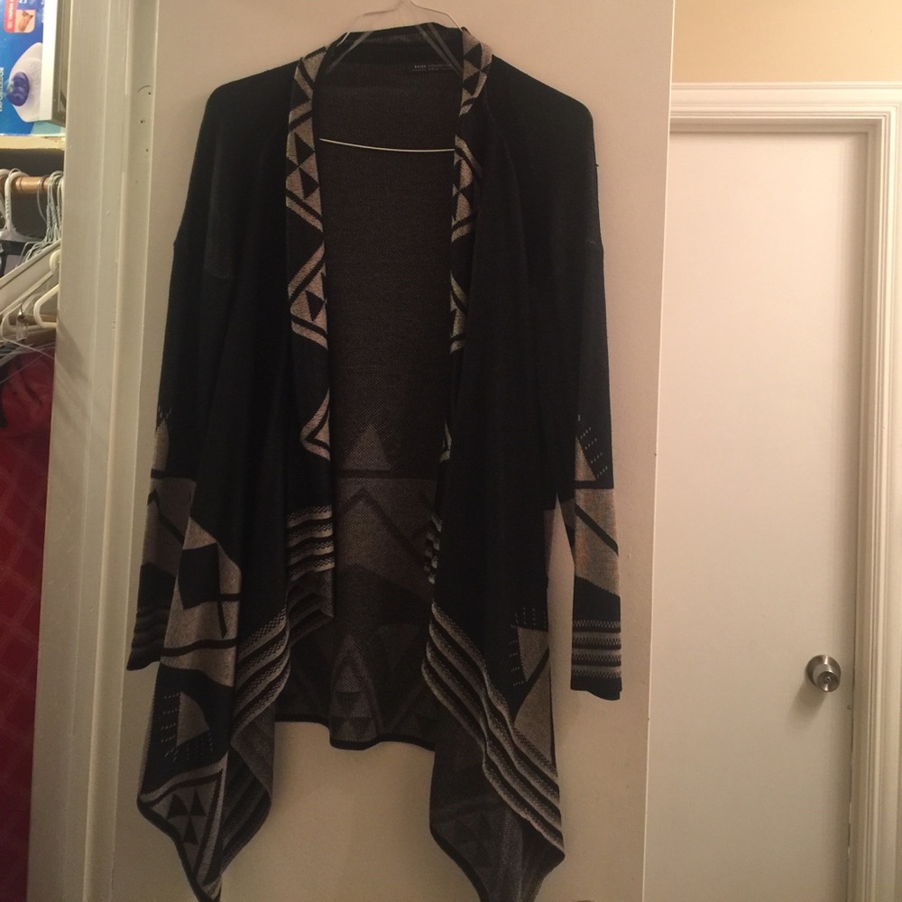 Sweater - Picture 1 of 2