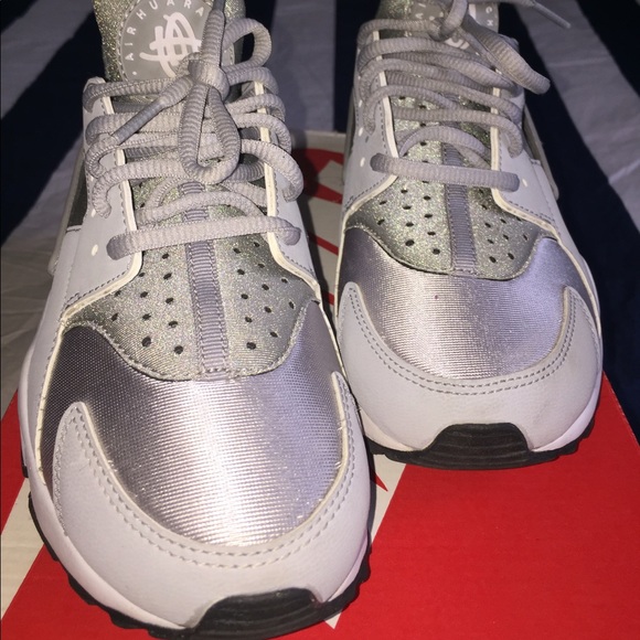 Nike Shoes - 🚫SOLD ON MERCARI🚫 Wmns Air Huarache Run Wolf Gre