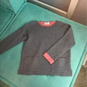 Grey sweater with pockets
