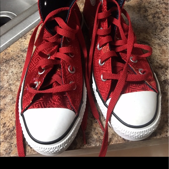 Converse - Picture 1 of 3