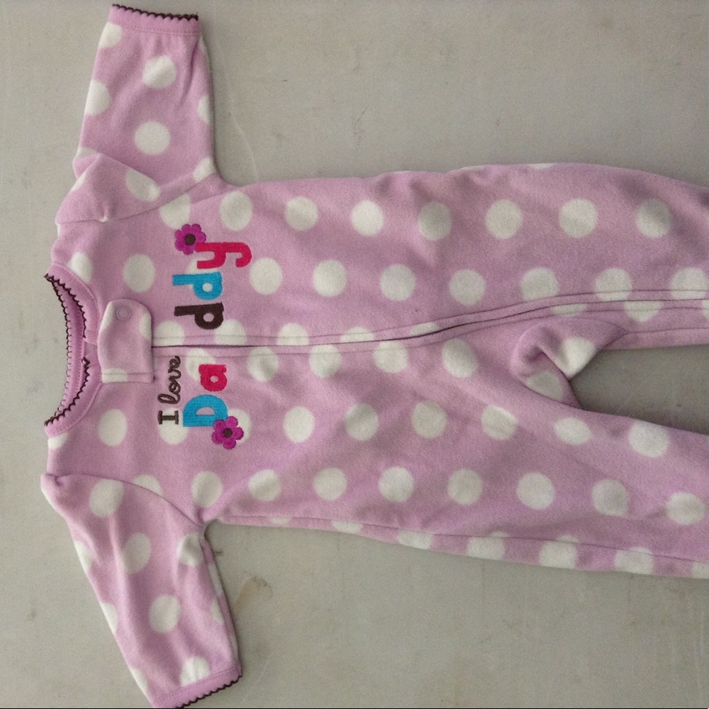 Newborn girl footsies