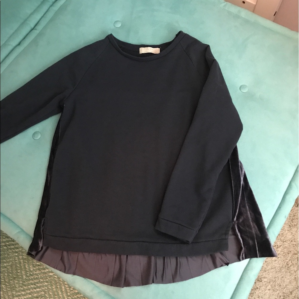 Blue sweater with pleated velvet back