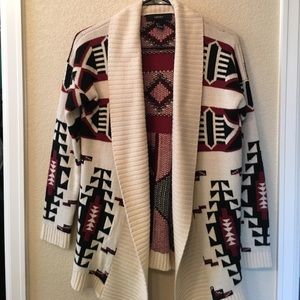 Patterned Sweater/cardigan