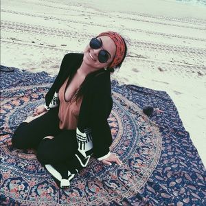 Meet your Posher, Ana