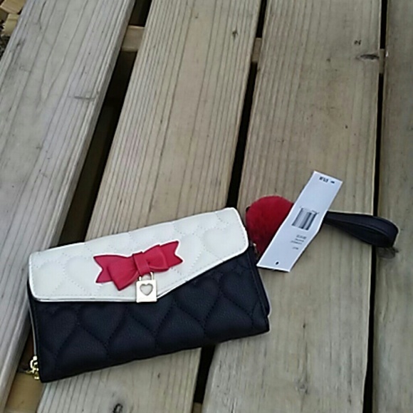 Betsey Johnson Handbags - Betsey Johnson wristlet
