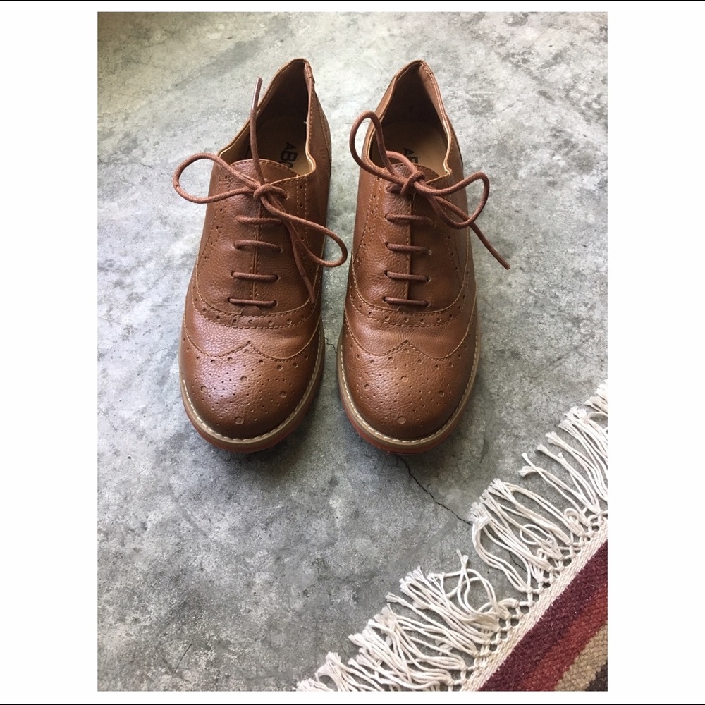 Abound Oxfords
