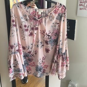 Floral bell sleeves blouse