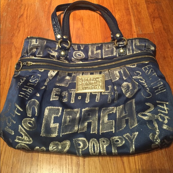 Authentic Poppy Coach Purse - Picture 1 of 4
