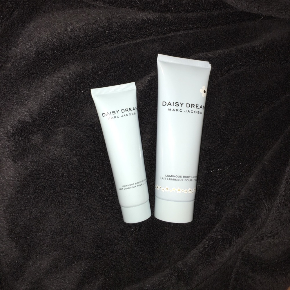 Daisy Dream by Marc Jacobs