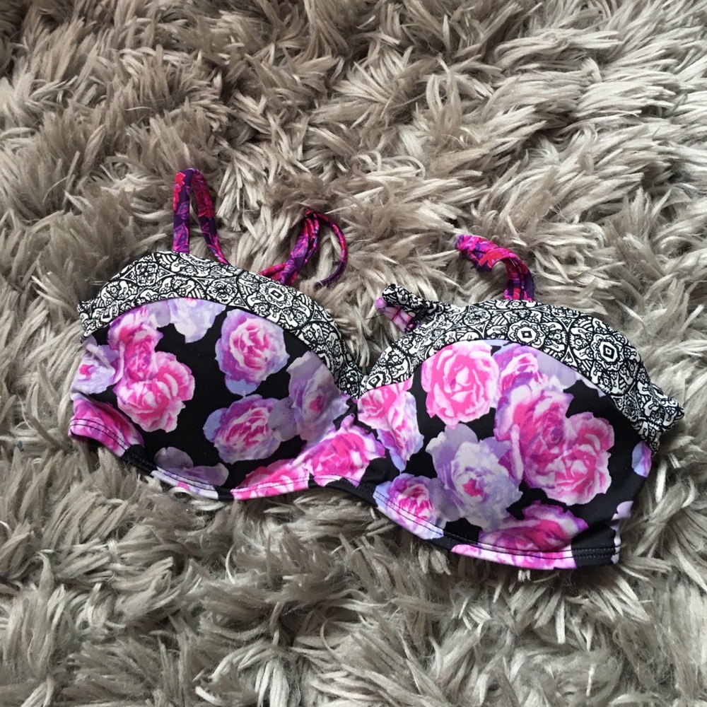 L.A. Hearts Bikini Top