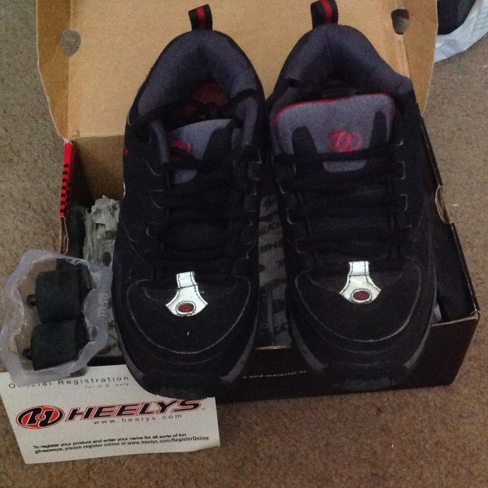 Kid size Heely's skate shoe pulse 2 size 7