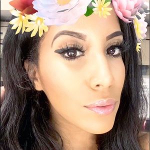 Meet your Posher, Celia