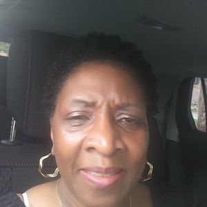 Meet your Posher, Cynthia