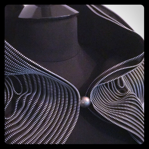 SOHUNG DESIGNS Black & Silver Handcrafted Bolero - Picture 3 of 7