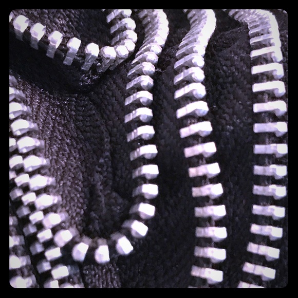 SOHUNG DESIGNS Black & Silver Handcrafted Bolero - Picture 6 of 7