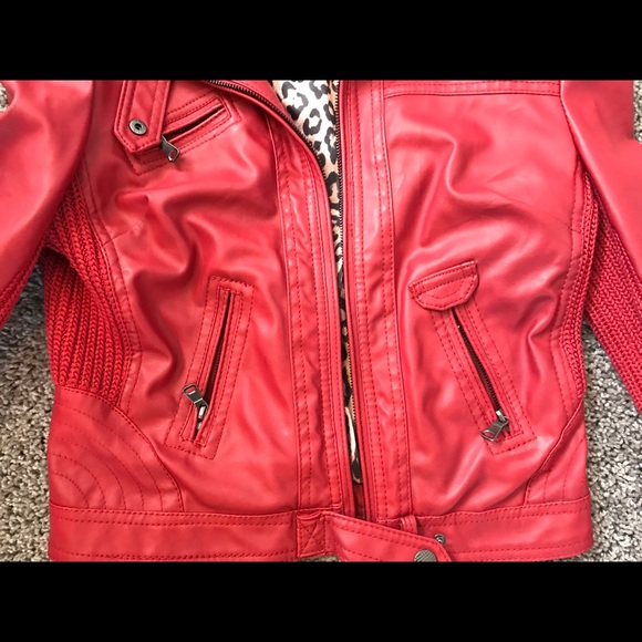 Red jacket🔴 - Picture 2 of 2