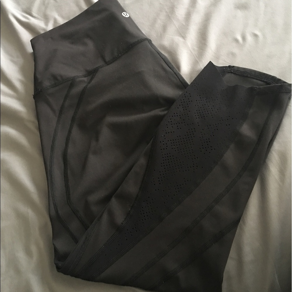 ❌SOLD❌ Lululemon WUP *SE Laser Dot