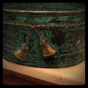 Jewelry holder/bucket