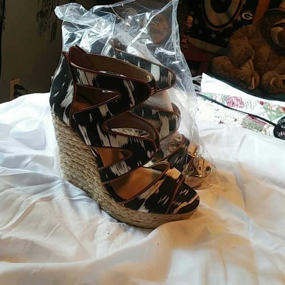 Wedge heels