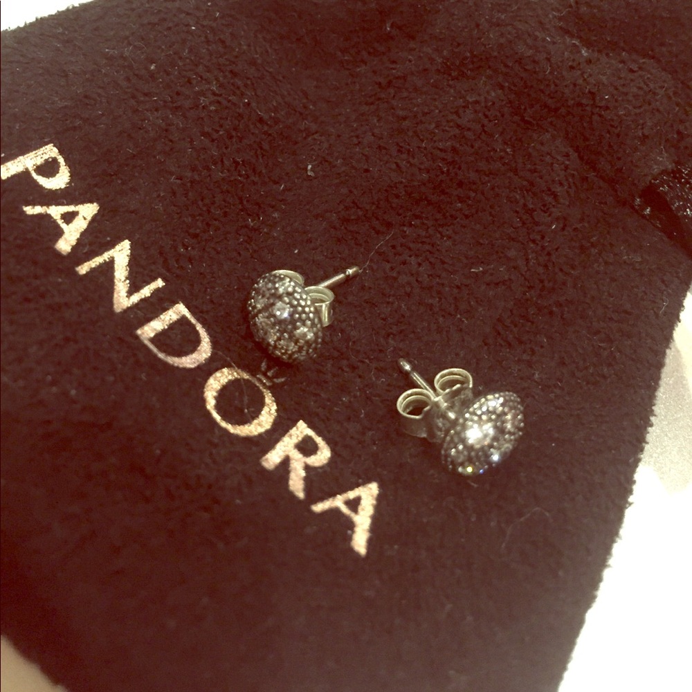 Pandora Earring