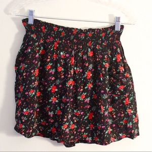 Floral summery skirt!! ☀️🌸 BUNDLE IT!!