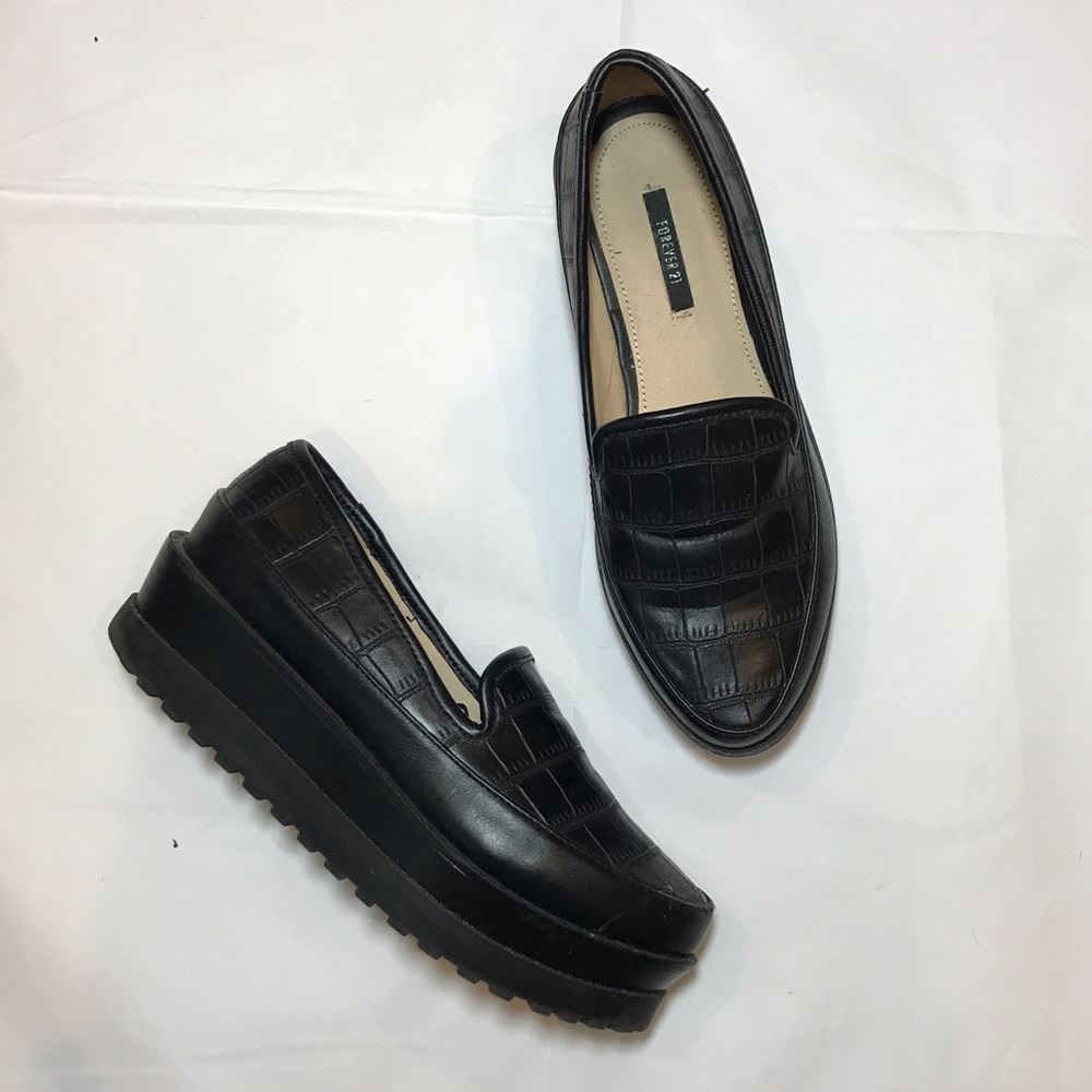 F21: PLATFORM LOAFERS