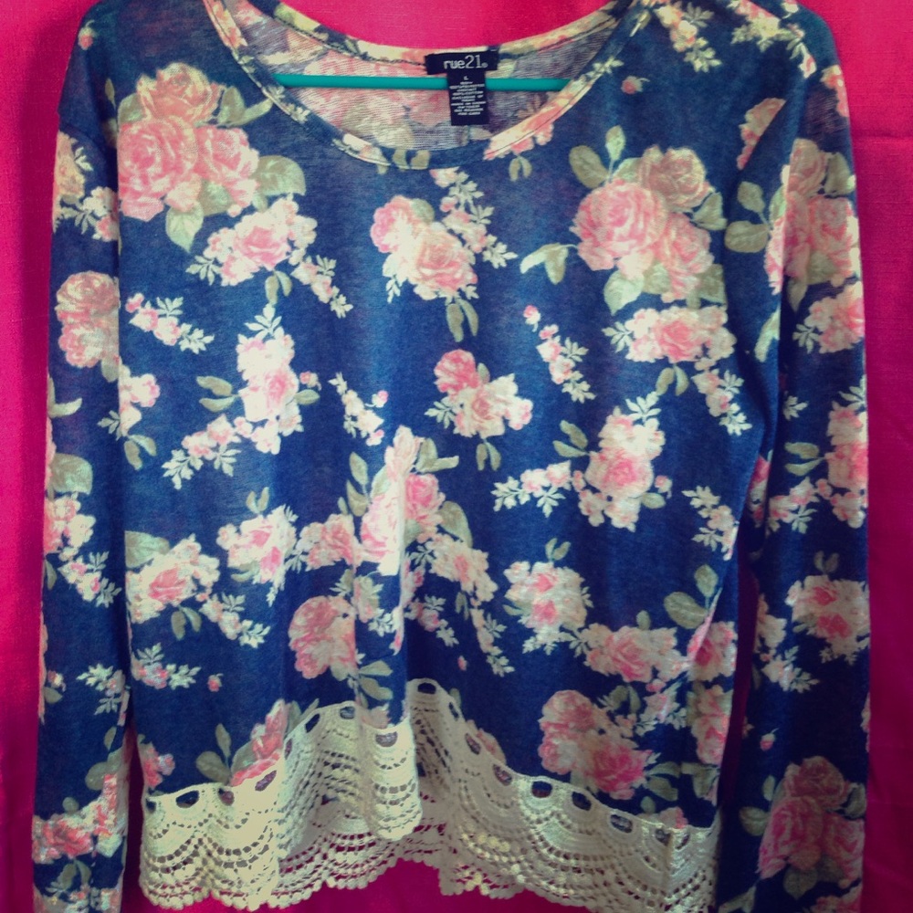 Long sleeve shirt 🌸🍃