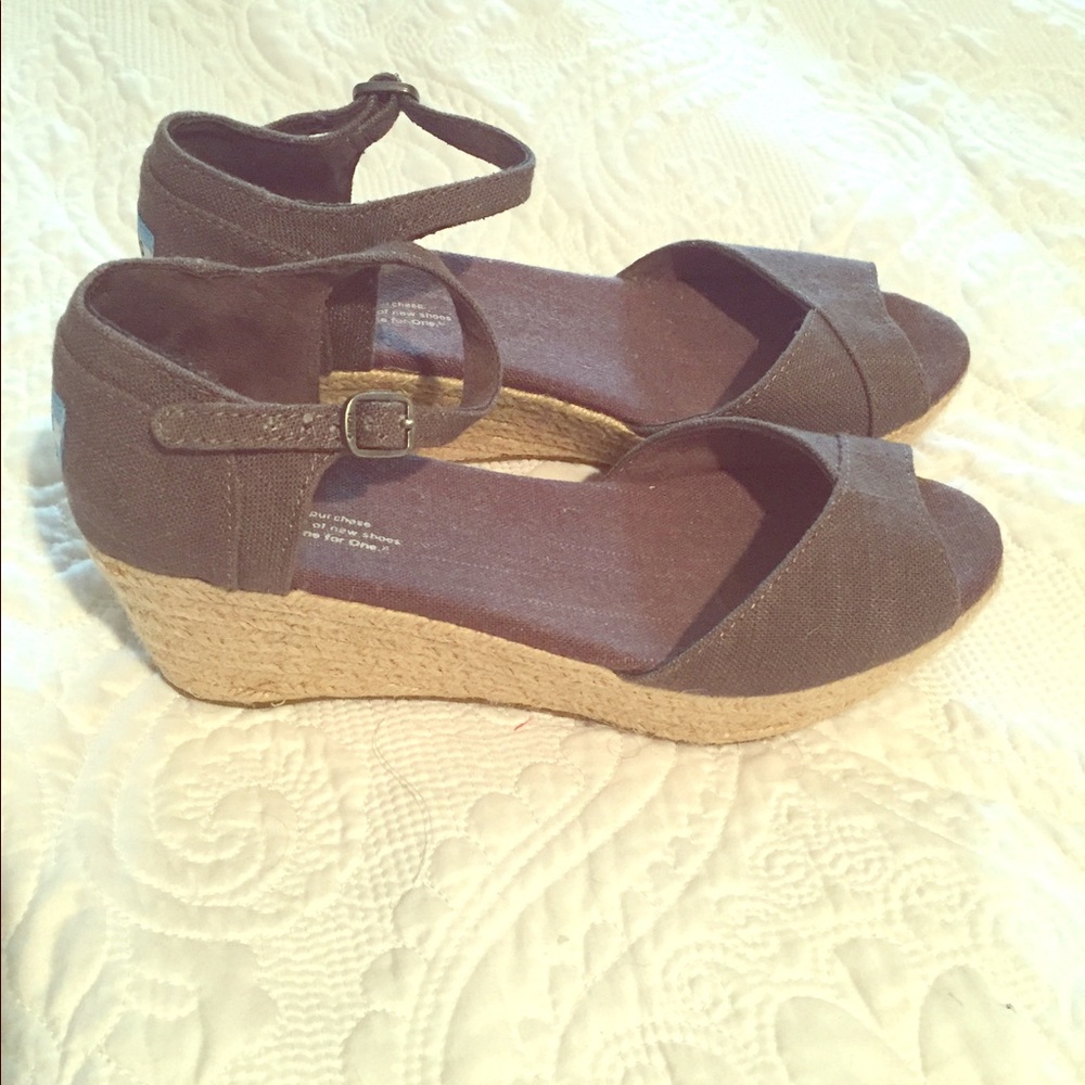 TOMS Canvas Wedge Sandals Size 8